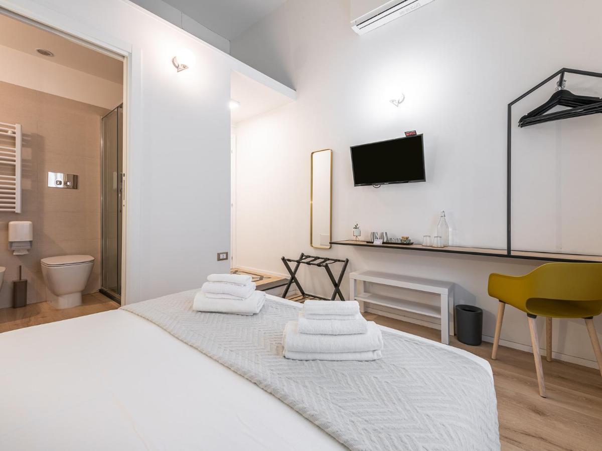 קליארי Orma Design Rooms - Historic Centre מראה חיצוני תמונה