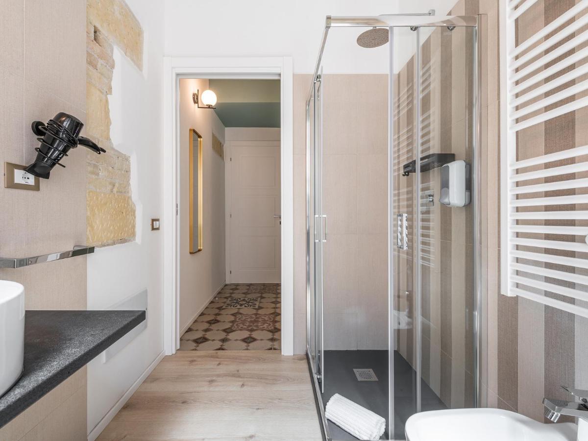 קליארי Orma Design Rooms - Historic Centre מראה חיצוני תמונה