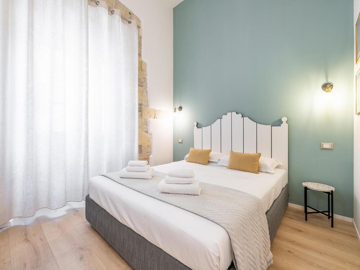 קליארי Orma Design Rooms - Historic Centre מראה חיצוני תמונה