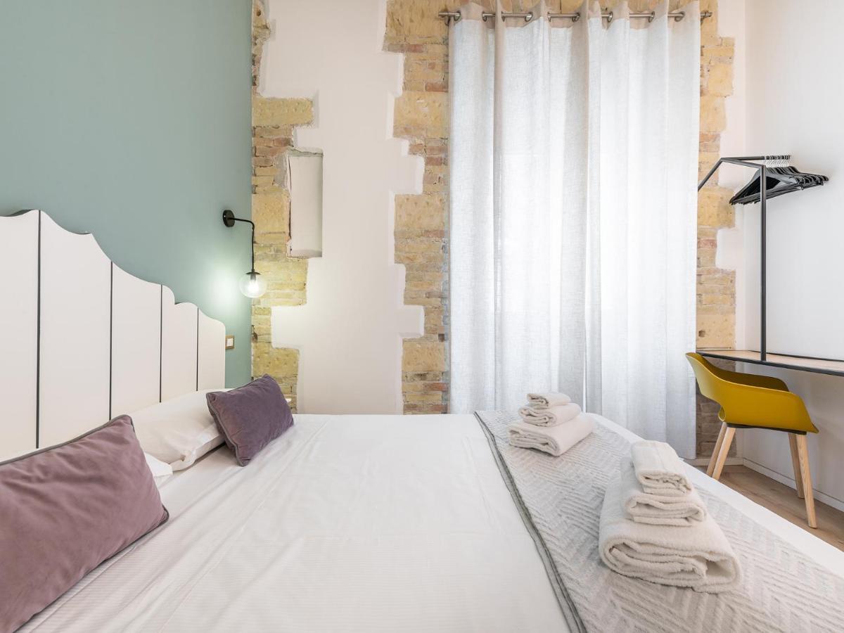 קליארי Orma Design Rooms - Historic Centre מראה חיצוני תמונה