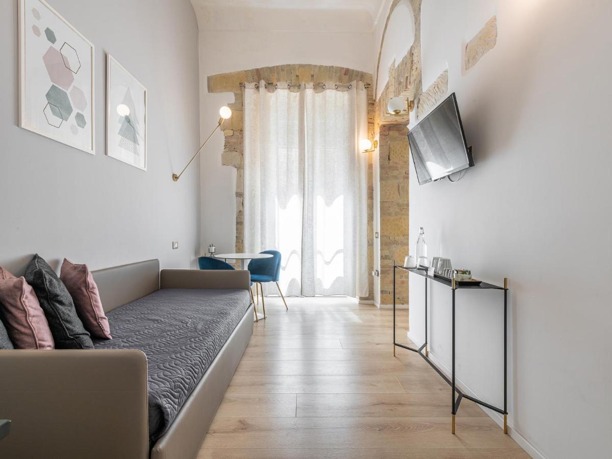 קליארי Orma Design Rooms - Historic Centre מראה חיצוני תמונה