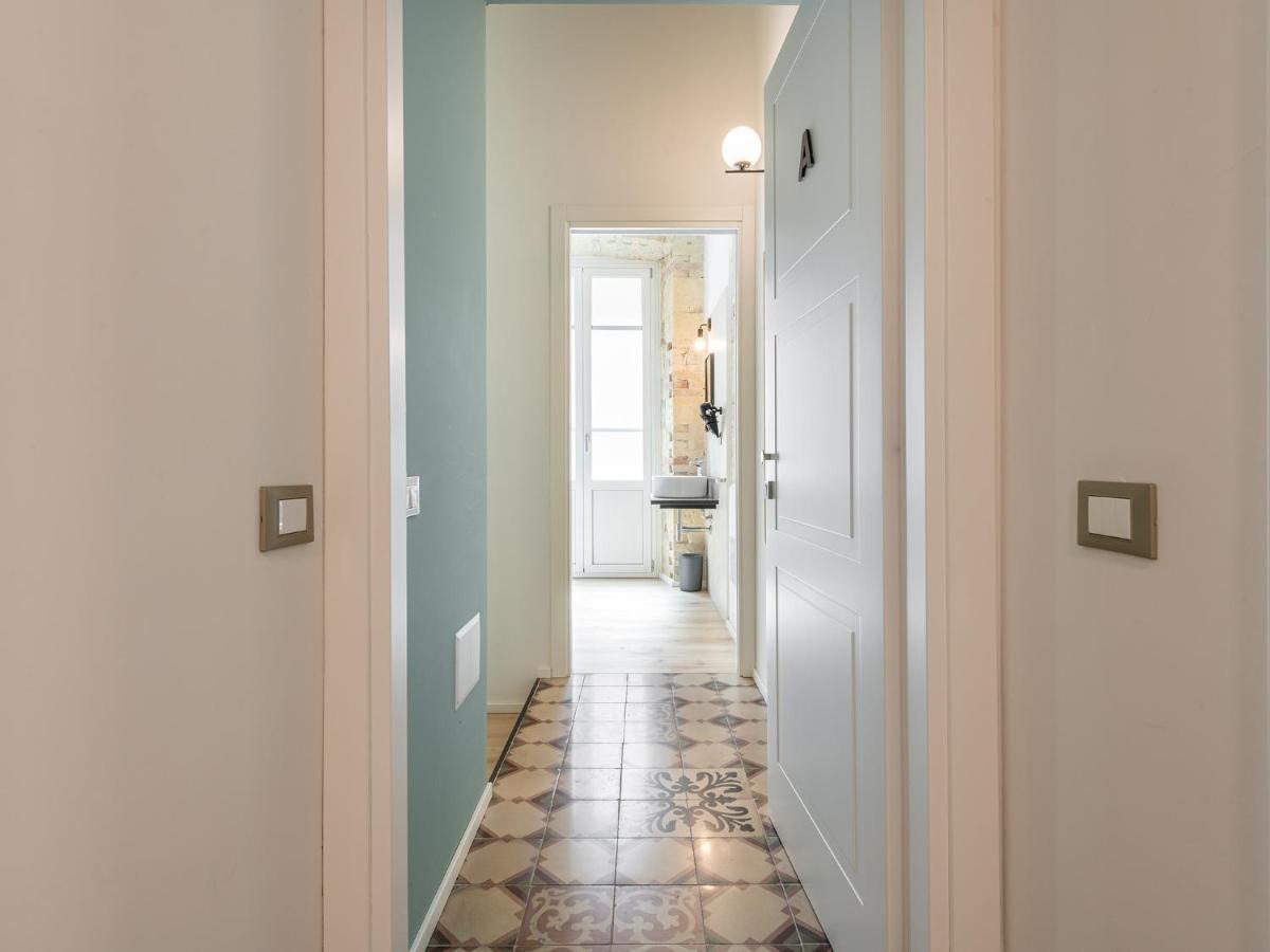 קליארי Orma Design Rooms - Historic Centre מראה חיצוני תמונה