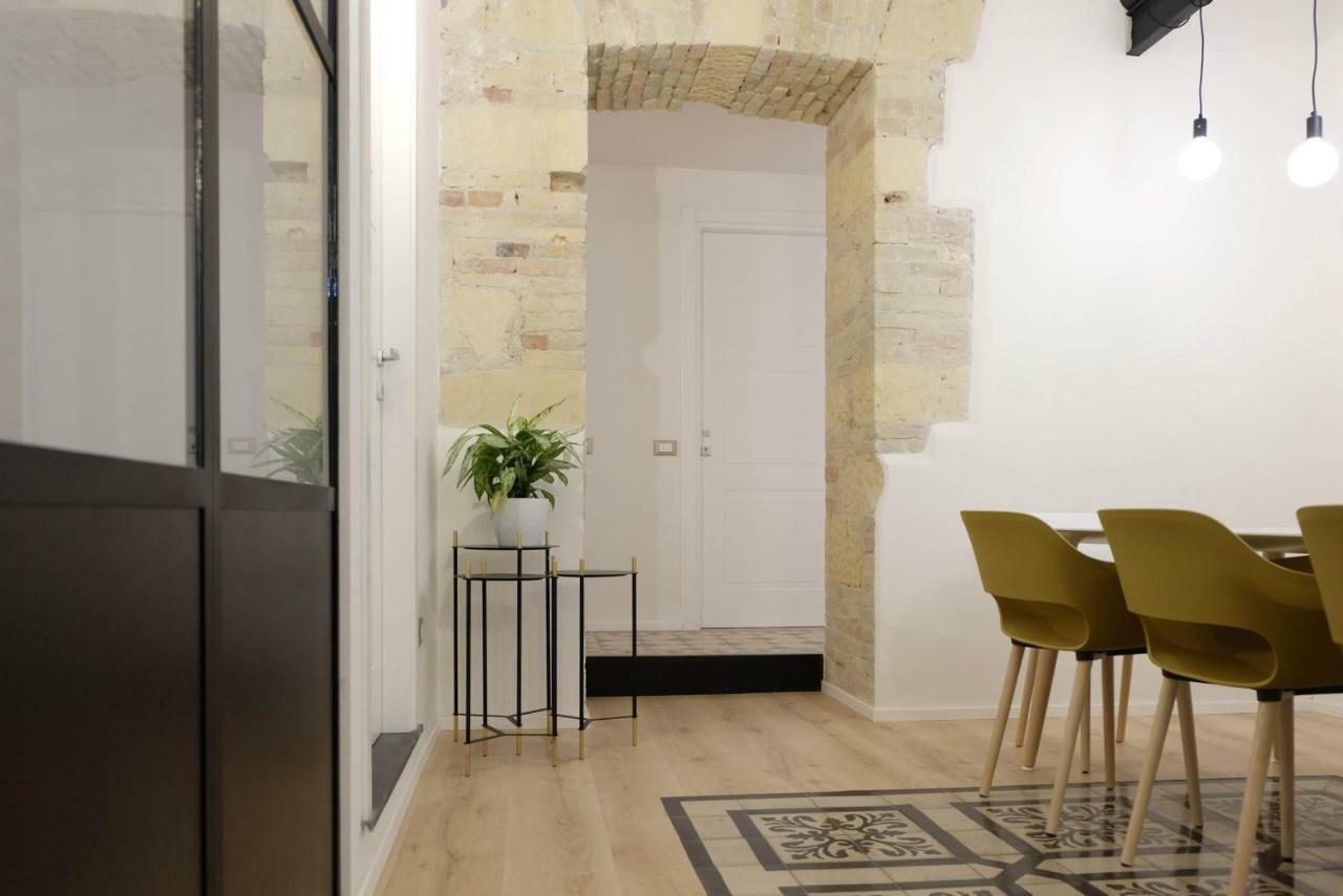 קליארי Orma Design Rooms - Historic Centre מראה חיצוני תמונה