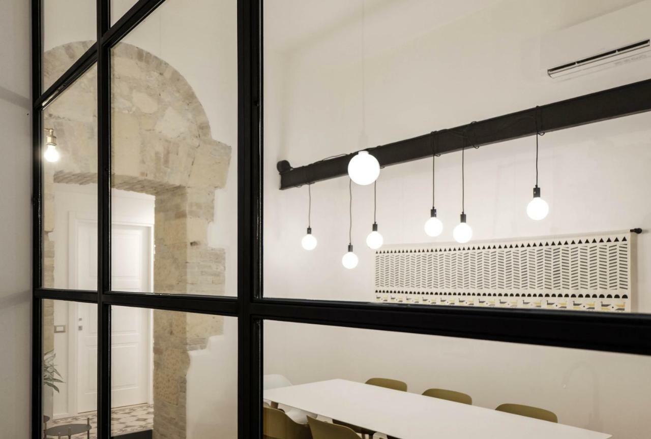 קליארי Orma Design Rooms - Historic Centre מראה חיצוני תמונה