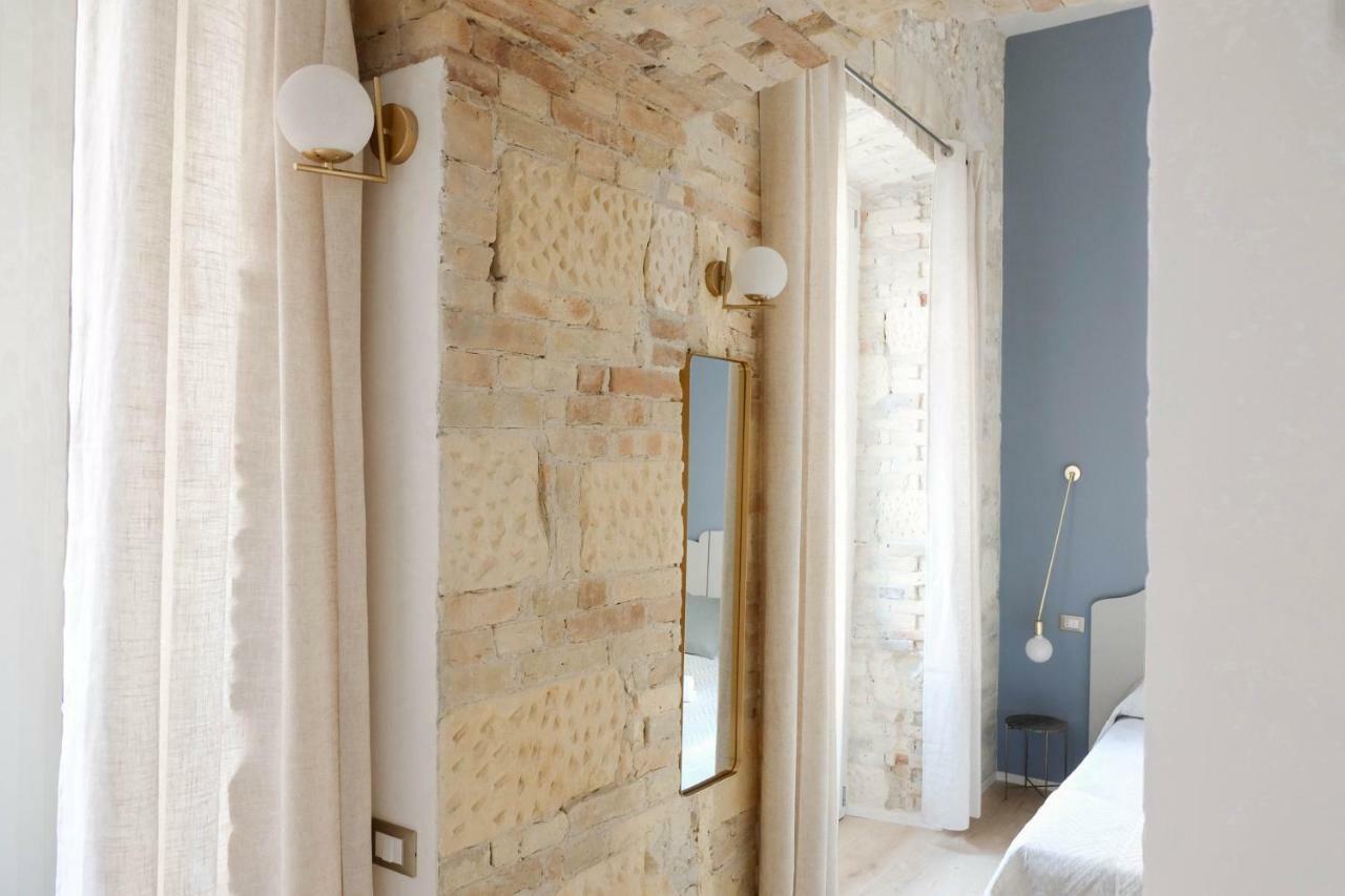 קליארי Orma Design Rooms - Historic Centre מראה חיצוני תמונה