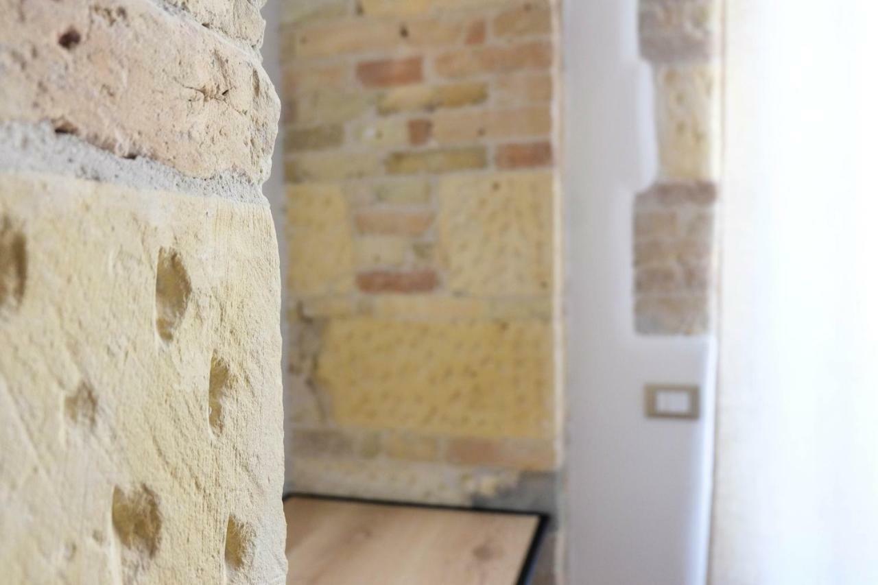 קליארי Orma Design Rooms - Historic Centre מראה חיצוני תמונה
