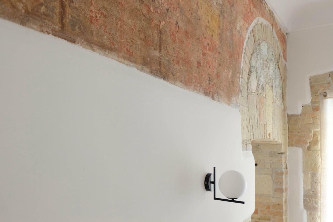 קליארי Orma Design Rooms - Historic Centre מראה חיצוני תמונה