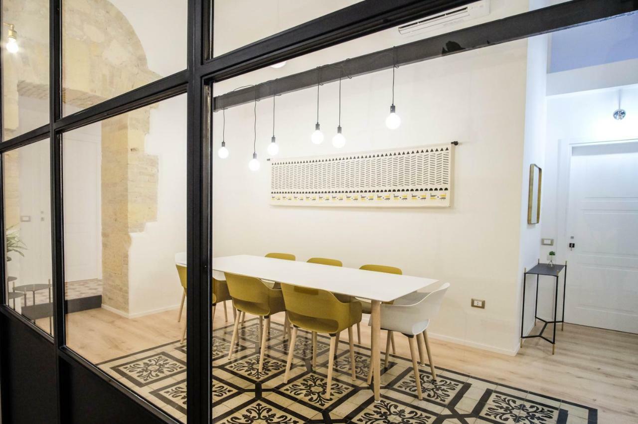 קליארי Orma Design Rooms - Historic Centre מראה חיצוני תמונה